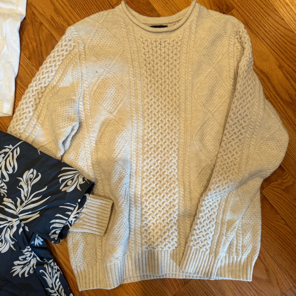 Wool Cable-knit Sweater - Picture 2 of 2